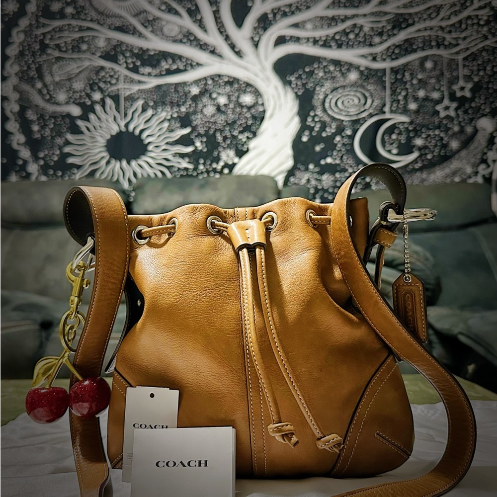 Vintage Coach soho shoulder Bag Tan Leather Drawstring Bag - Picture 10 of 16
